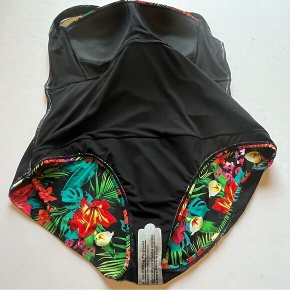 Catalina Women's One Piece Swim Suit Black/Red Floral Multi Size 3X (22W-24W) - Picture 10 of 11